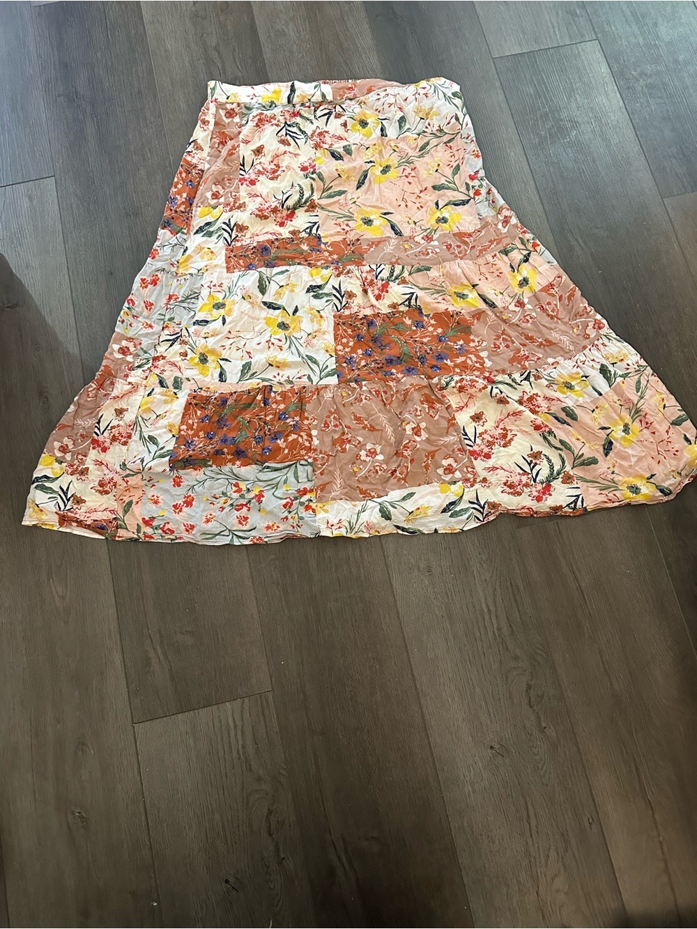 T Tahari Patchwork Floral Midi Skirt in a Size XL
